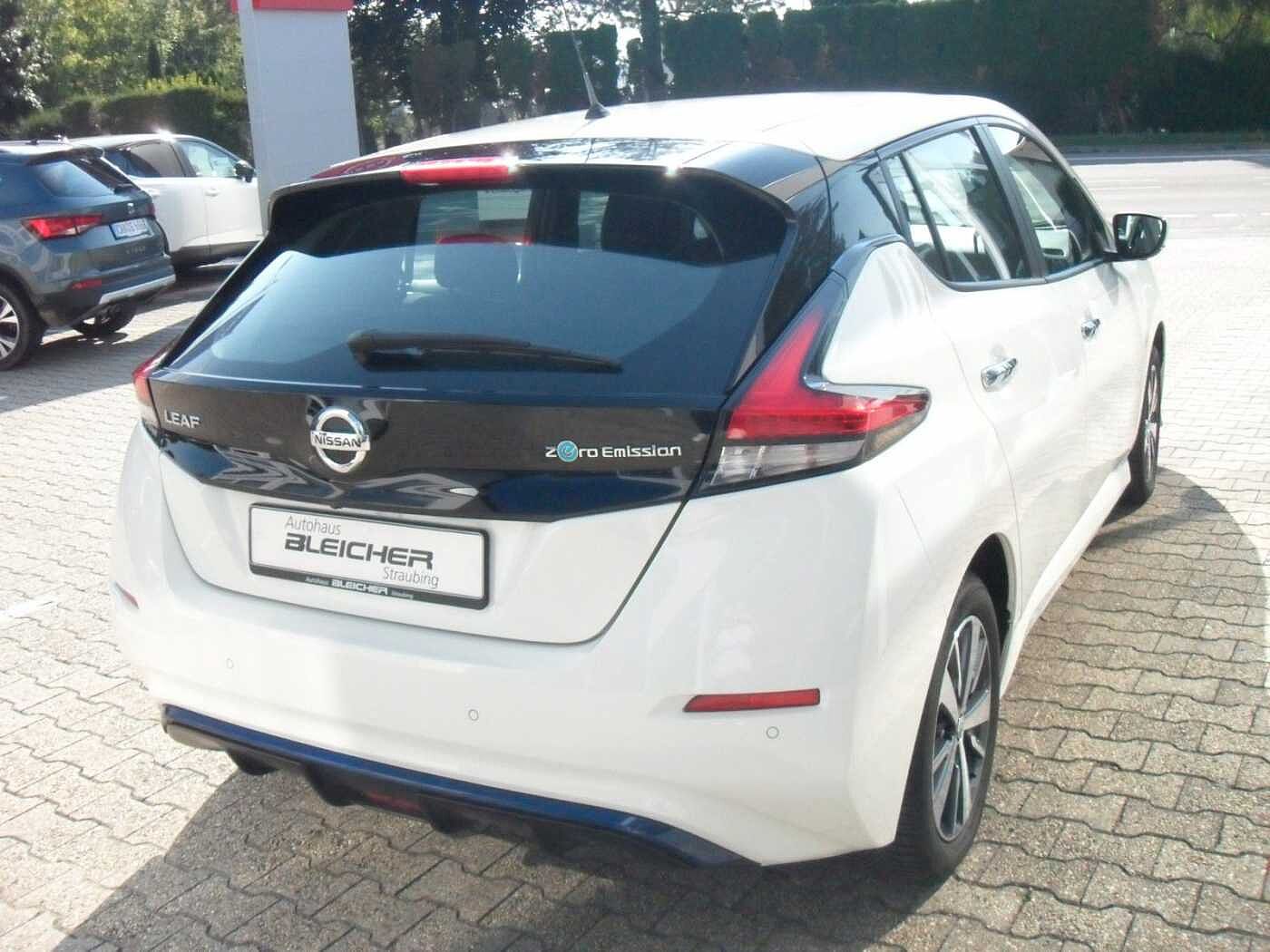 Nissan  Acenta 40Kw/h