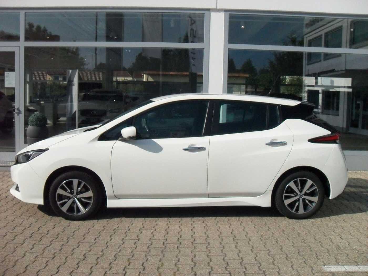 Nissan  Acenta 40Kw/h